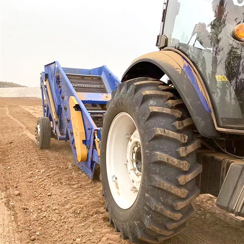 大小石塊全撿凈，撿石機(jī)守護(hù)好耕地