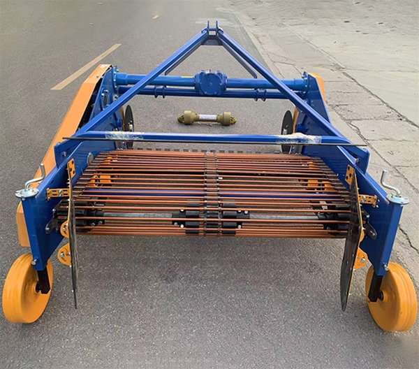 4UD-160馬鈴薯收獲機(jī)