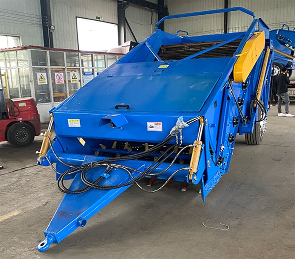 撿石機(jī)出馬，地里石塊全 “下崗”